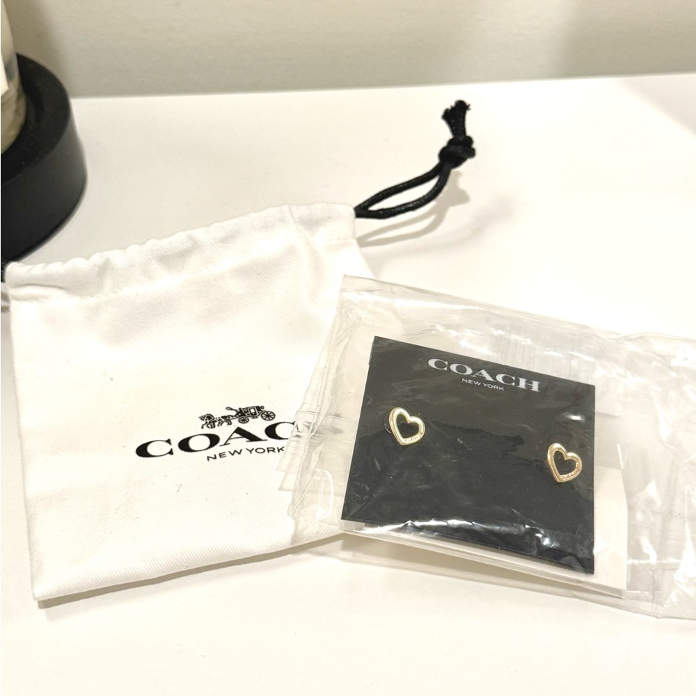 NWT Coach Heart Stud Earrings